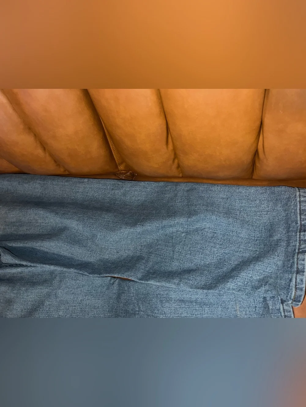 Wrangler Authentics jeans featuring a light stonewash denim men’s size 44/29